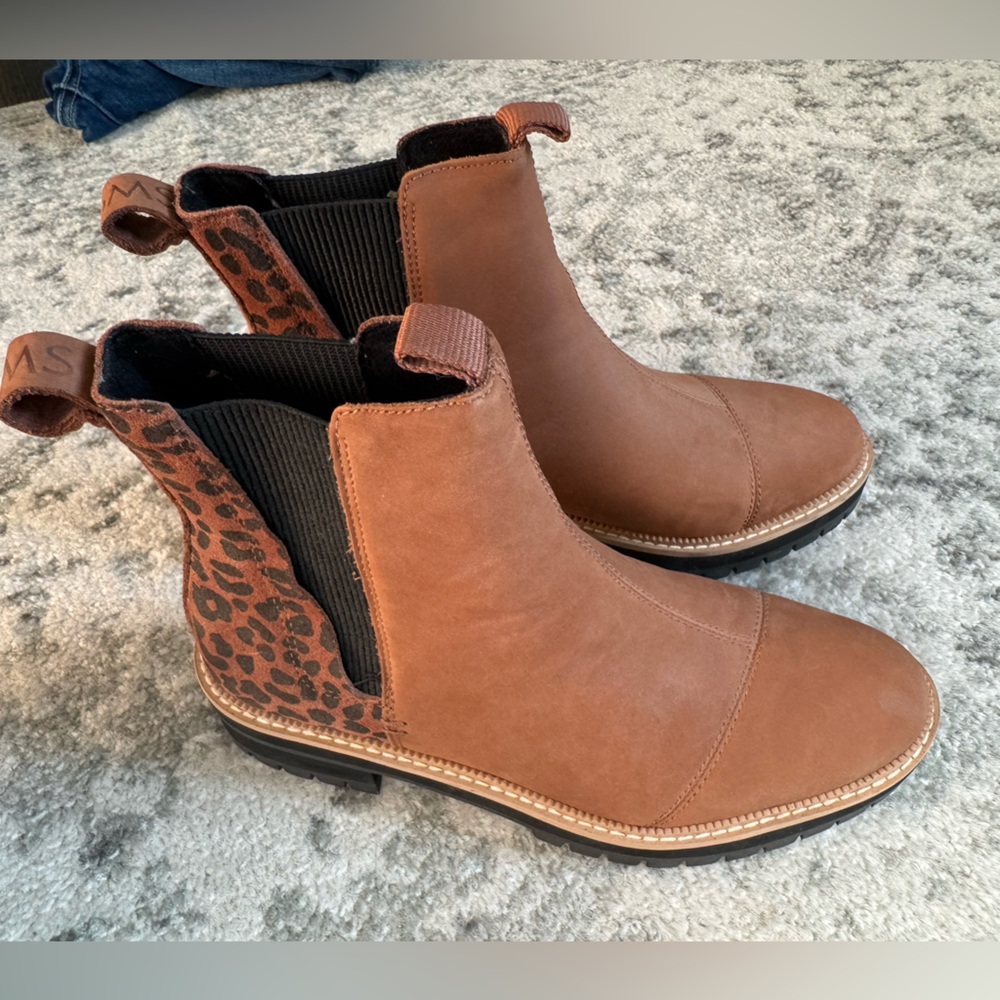 Tom’s Brown Ankle Boots with Leopard Print